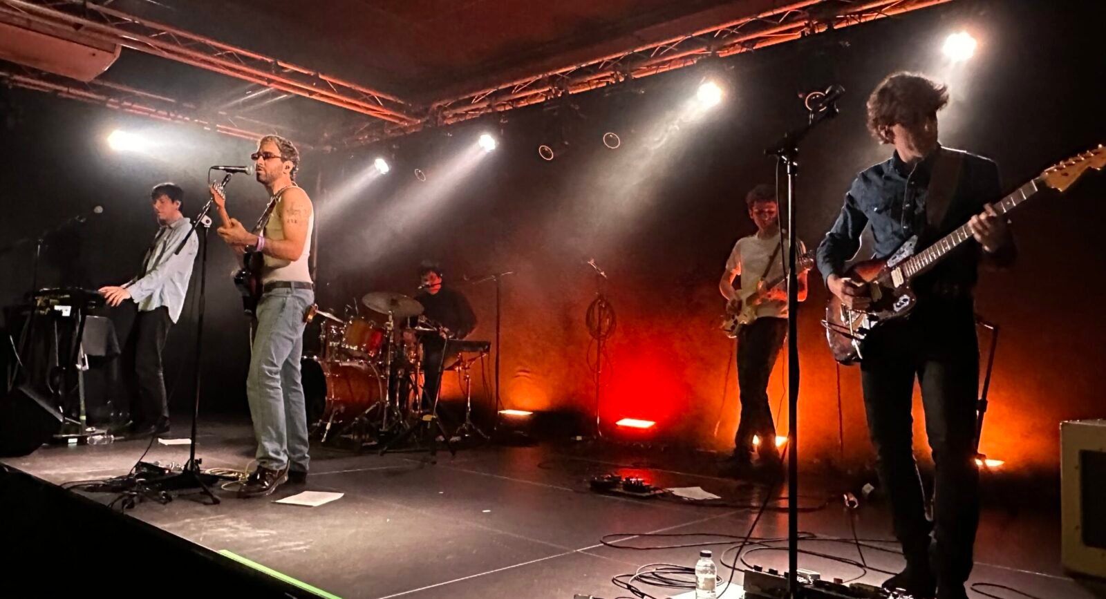 Texturas que liberan: Isla de Caras en Barcelona